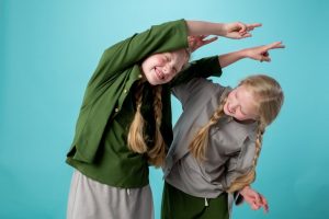 kids dancing